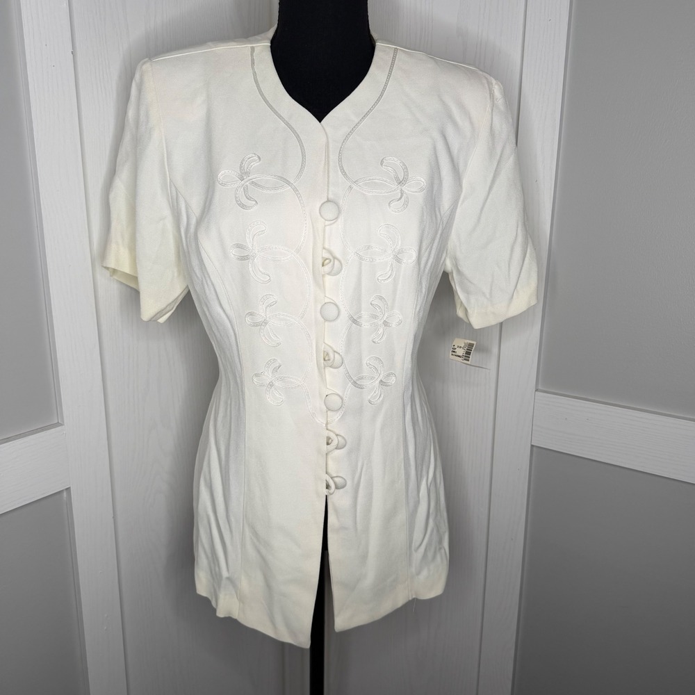 Dawn Joy Fashions Womens 7/8 White Vintage Embroidered Short Sleeve Tie Back